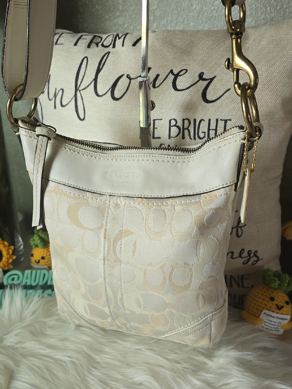 Coach Vintage Cream Signature C's Canvas Crossbody Bag L0651
